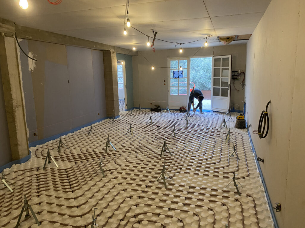 applicateur de chape liquide